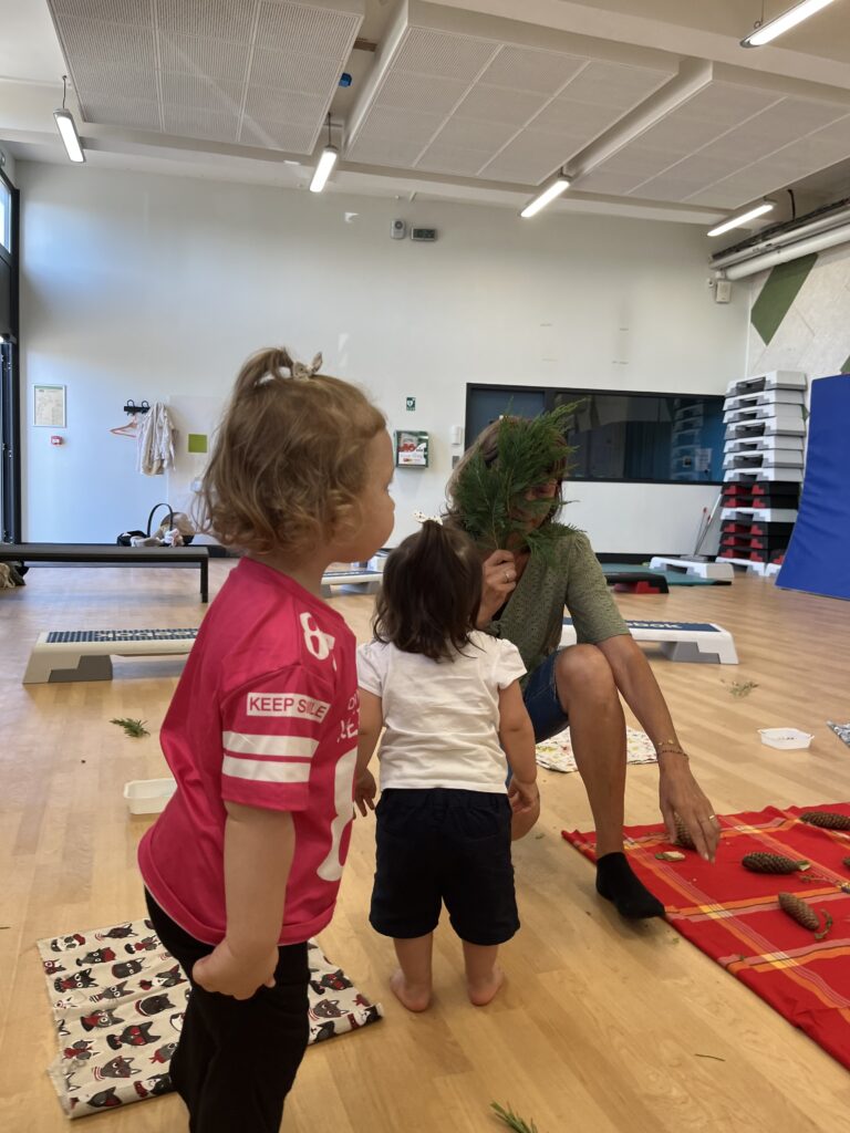 Photo : Un TP grandeur nature avec les enfants du Relais Petite Enfance