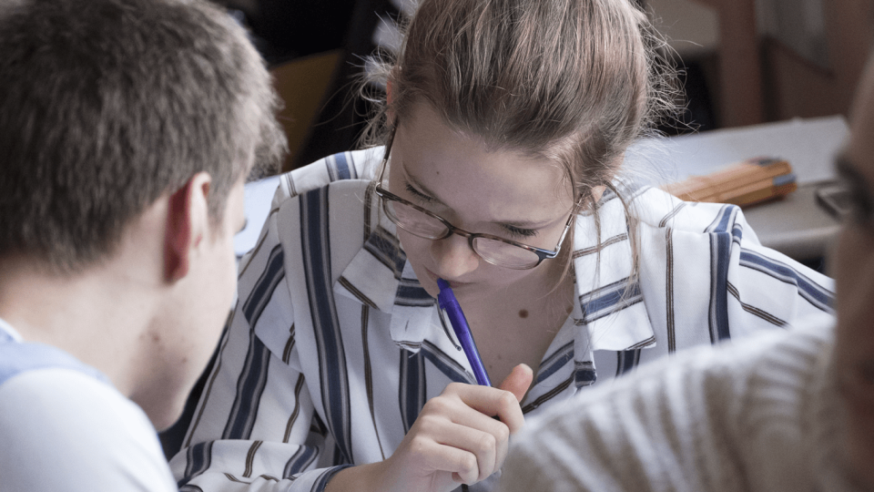 Un élève en classe